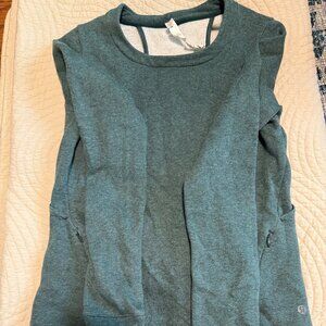 Lululemon sweatshirt size 4